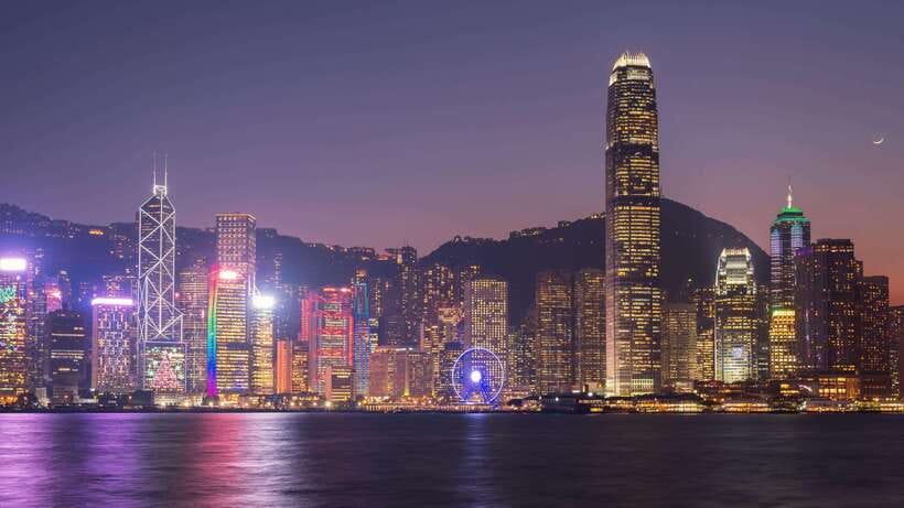 Hong Kong: Panoramic Night Tour of Kowloon by Open-top Bus - Temple Street and Yau Ma Tei from the road