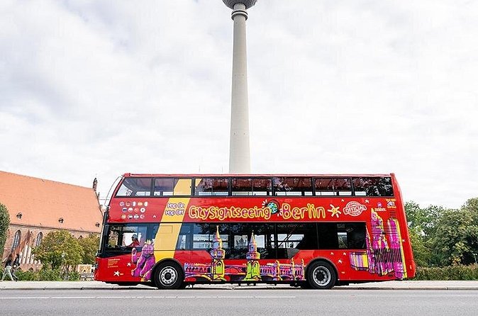 Hop-on Hop-off Berlin Tour with Audio Guide - Tiergarten and the return through western Berlin