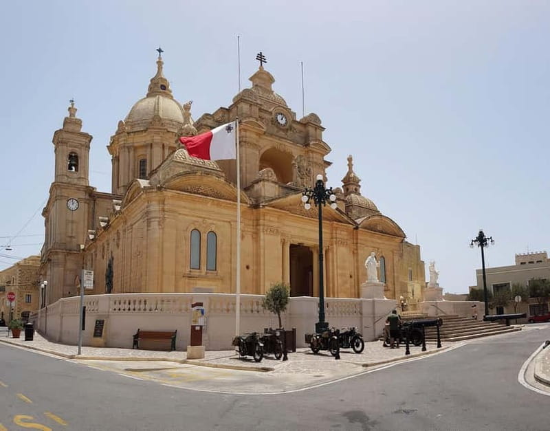 Hop-On Hop-Off Bus Malta (North and South Routes - CMO) - The South Route, from the Three Cities to the Blue Grotto