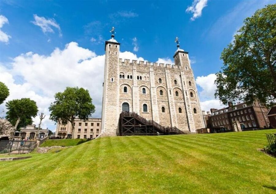 Hop on Hop off London Bus Tour & Tower of London - The Thames boat ride from a different angle