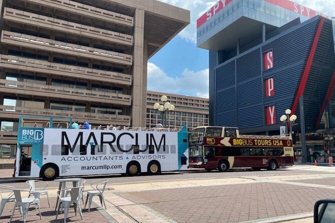 Hop-on Hop-off Sightseeing Tour by Open-top Bus with 18 Stops - What the audio commentary gets right, and where it misses