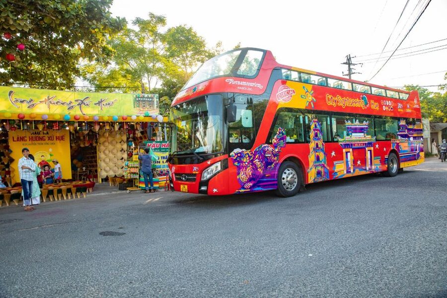 Hue: City Sightseeing Hop-On Hop-Off Bus Tour - Stop 1: Toa Kham Boat Wharf