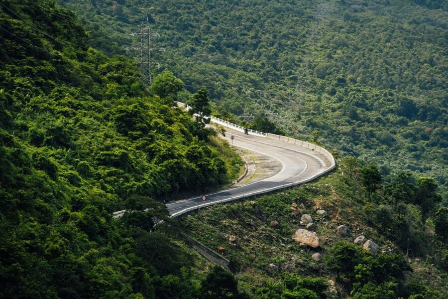 Hue to Hoi An by bus: Hai Van Pass, Lang Co, Marble mountain - Why this bus makes sense between Hue and Hoi An