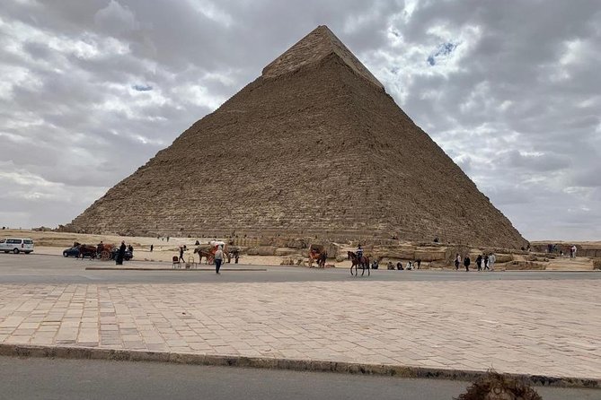 Hurghada Cairo visiting the pyramids one day by bus - A very long road to ancient Cairo