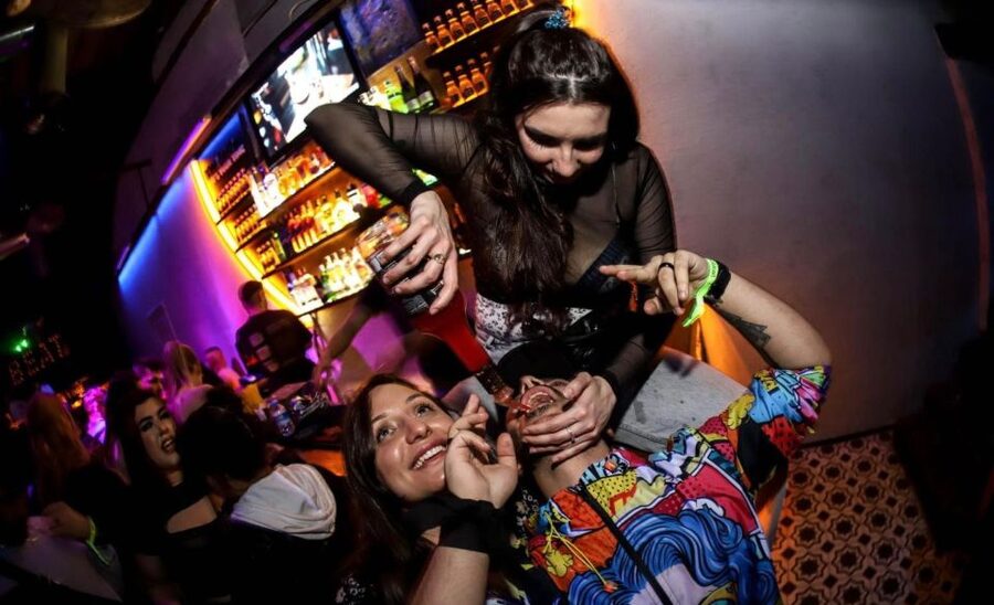 Istanbul: Party Pub Crawl with Party Bus - What the $33 price really covers