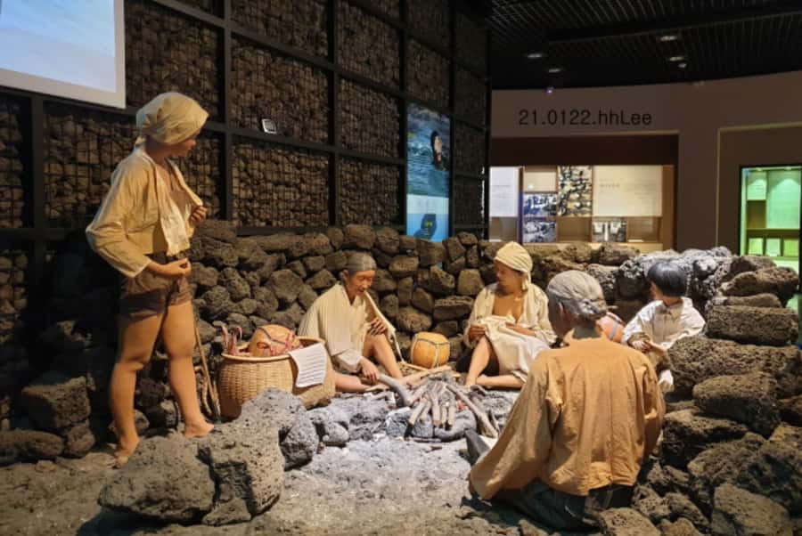Jeju EAST Course : UNESCO (Seongsan-ilchulbong) BUS TOUR - The bus format is convenient, but the day is full
