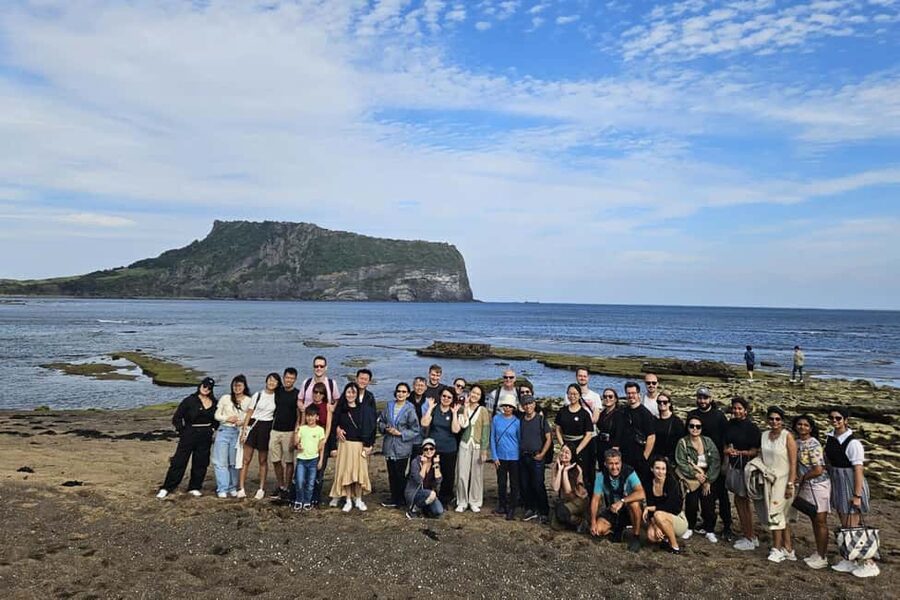 Jeju Island: Full-Day East Jeju Bus Tour with Entry Fees - Gwangchigi Beach and the view of Seongsan