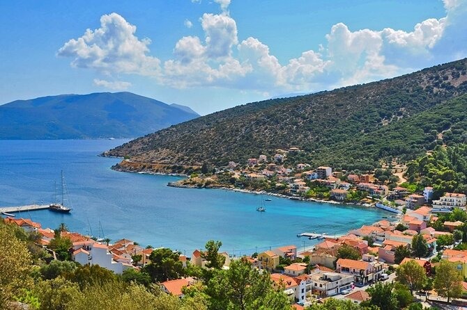 Kefalonia Highlights - Bus & Cruise, Assos & Lunch in Fiscardo - Assos and its short village walk