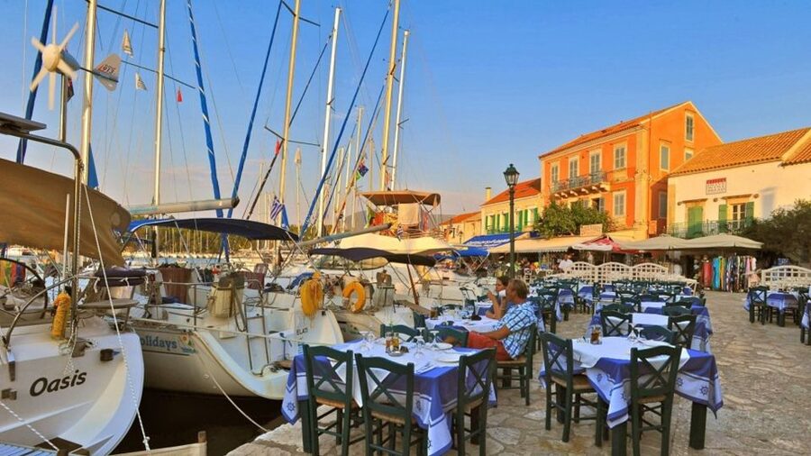 Kefalonia: Island Highlights Bus and Boat Tour with Lunch - Assos, the prettiest short stop