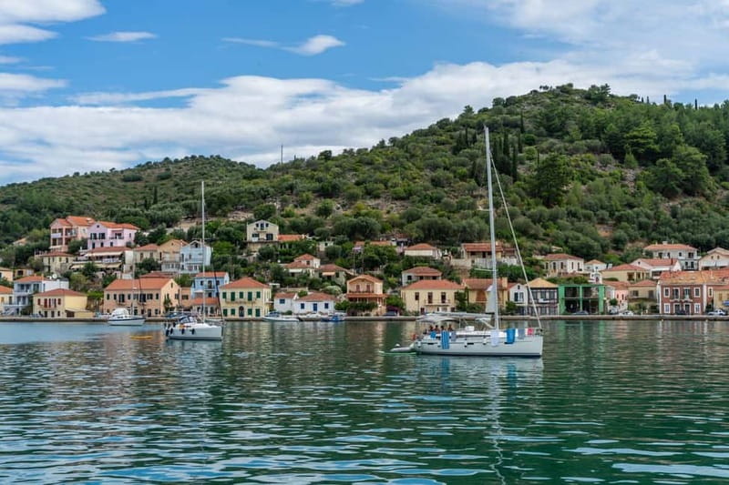 Kefalonia: Ithaca Island Day Tour with Bus & Boat Ride - Vathi and the horseshoe harbor