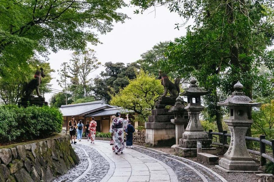 Kyoto: Full-Day Guided Bus Tour to Top Highlights & Tickets - Fushimi Inari ends with freedom to choose your pace