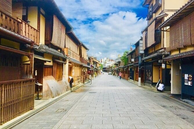 Kyoto: Nijo, Kinkaku-ji, Arashiyama, Kiyomizu & Fushimi Inari - Lunch, tickets, and the real cost