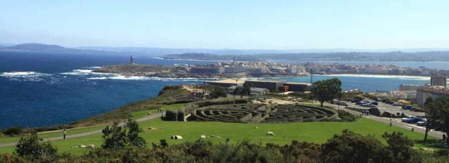 La Coruna: Sightseeing Bus Tour for Cruisers - Guides, driving, and the feel of the ride