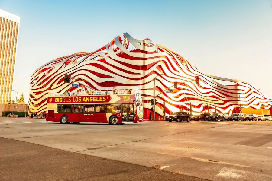 LA: Hop-on Hop-off Tour by Open-top Bus with 19 Stops - Why this bus works well in a city this spread out