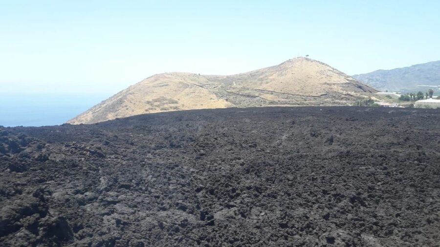 La Palma: San Antonio and Teneguia Volcanos Tour by 4x4 Bus - Fuencaliente’s lighthouse and salt pans