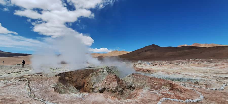 La Paz: 5-Day Uyuni Salt Flats by Bus - Day 3: Five lagoons, flamingos, and a cold night near Laguna Colorada