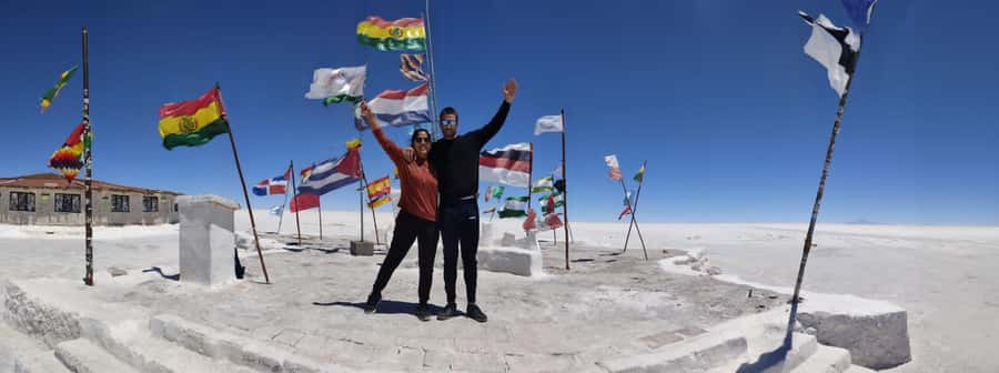 La Paz: 5-Day Uyuni Salt Flats by Bus - Day 1: Leaving La Paz on a reclining night bus