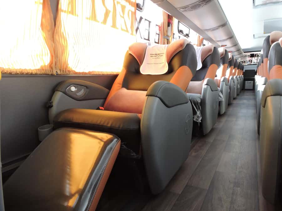 La Paz: Uyuni tour ending in Atacama Chile by bus. - Day 3: Flamingos, volcano views, and the red lagoon