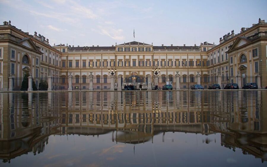 La Venaria Reale Entry Ticket and Hop-on Hop-off Bus Tour - A Royal Palace Outside Turin