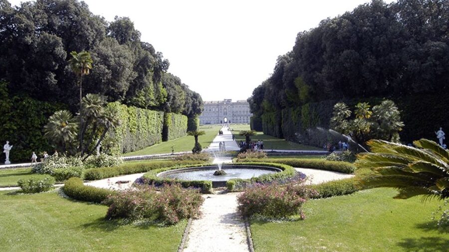 La Venaria Reale Entry Ticket and Hop-on Hop-off Bus Tour - The Gardens Need Real Time