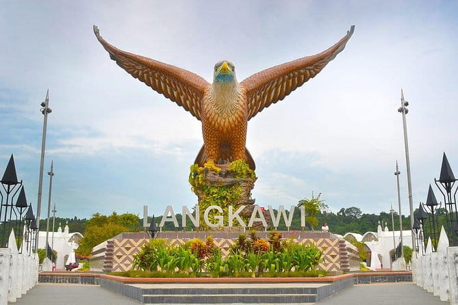 Langkawi Private Tour Customized Sightseeing by Private Transport - Langkawi Craft Complex for local design