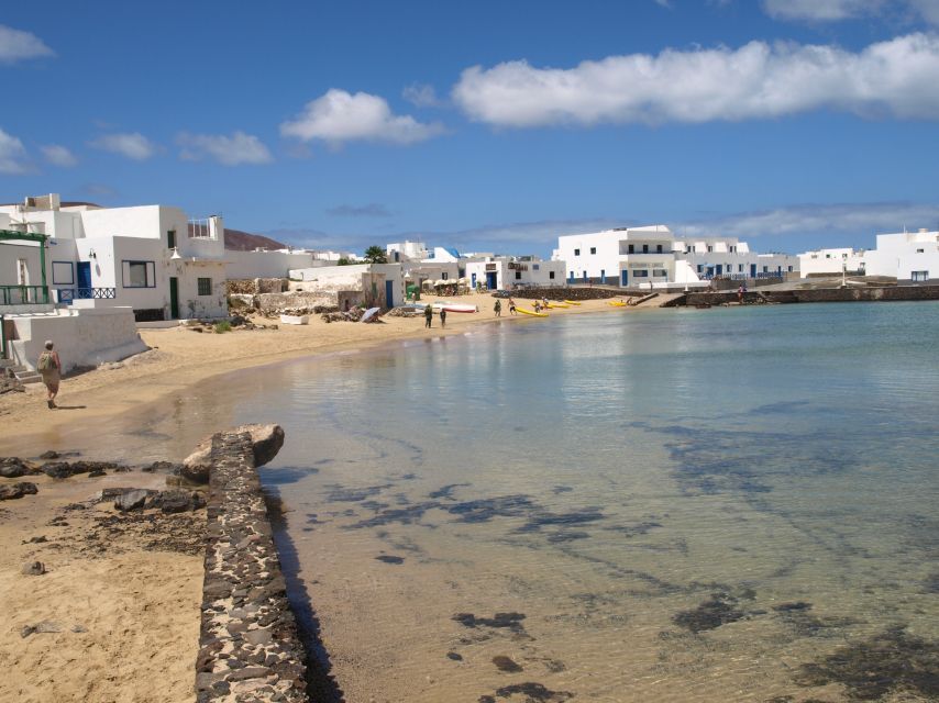 Lanzarote: Return Ferry to La Graciosa with Bus Pickup - The return ferry at 4:00 PM
