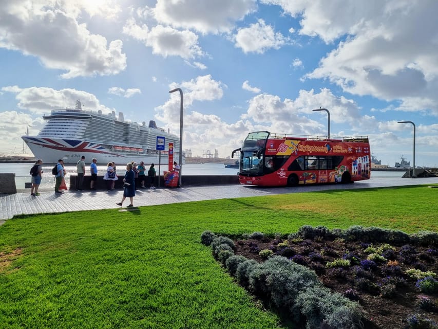 Las Palmas: City Sightseeing Hop-On Hop-Off Bus Tour - Pueblo Canario, a pause for local atmosphere