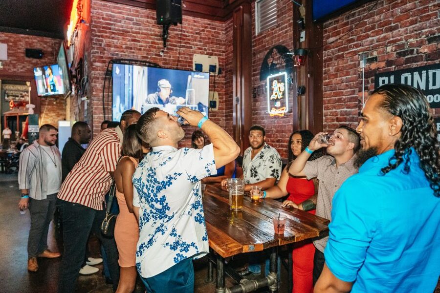 Las Vegas: Club Crawl and Party Bus with Free Drinks - Key points to know before booking