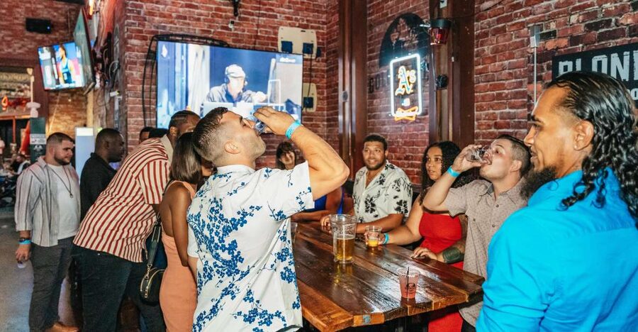 Las Vegas: Club Crawl and Party Bus with Free Drinks - Four stops, one hour at a time