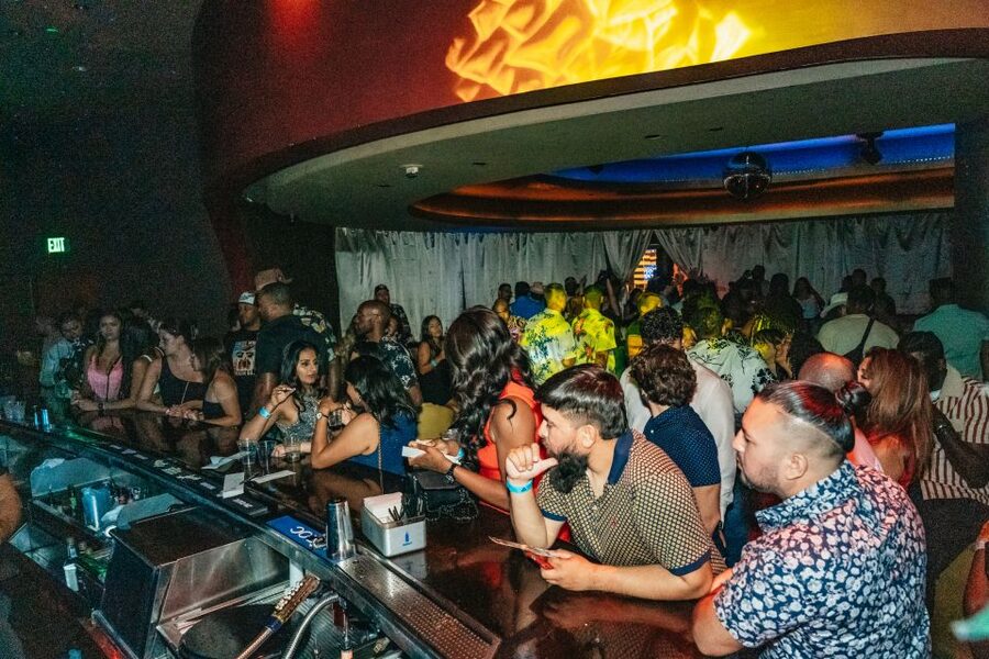 Las Vegas: Club Crawl and Party Bus with Free Drinks - What the $85 price includes