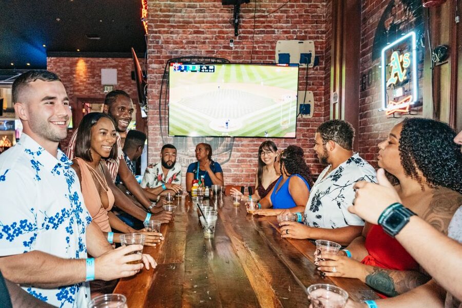 Las Vegas: Club Crawl and Party Bus with Free Drinks - Who will enjoy this night out