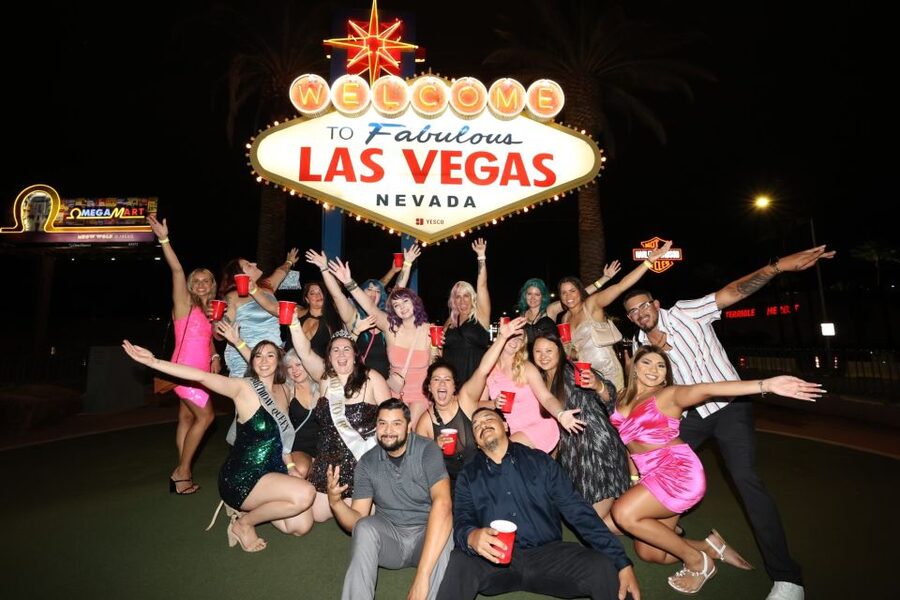 Las Vegas: Club Crawl by Party Bus w/ Free Drinks - The Party Bus, Strip Views, and Free Mixed Drinks