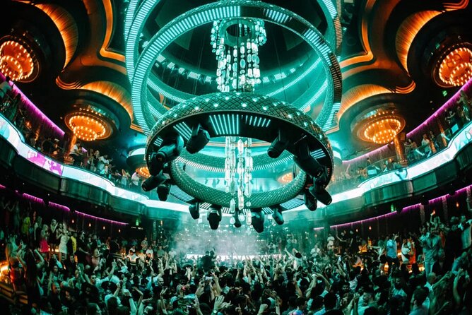 Las Vegas Club Crawl with Party Bus and Free Drinks - What this Las Vegas club crawl actually delivers