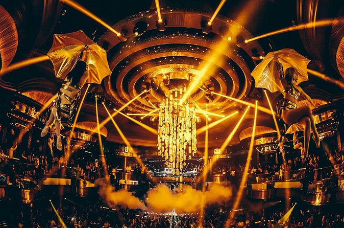 Las Vegas Club Crawl with Party Bus and Free Drinks - How the party bus changes the night