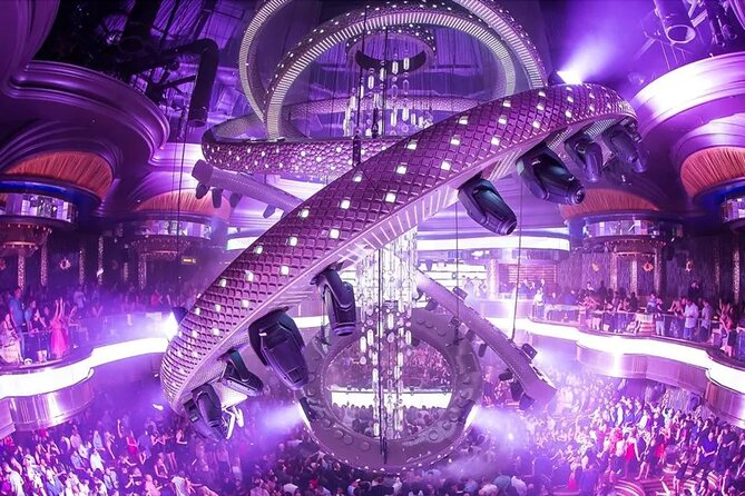 Las Vegas Club Crawl with Party Bus and Free Drinks - Starting at 9:30 pm on West Flamingo Road
