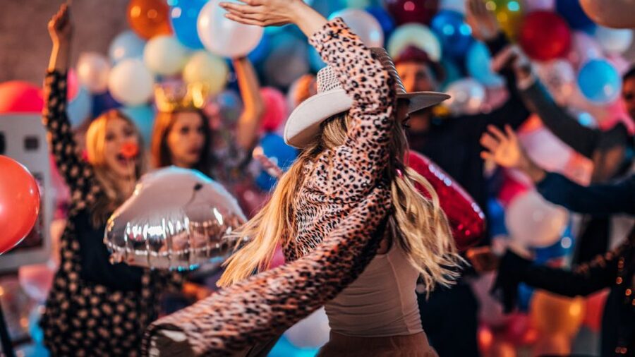 Las Vegas: Country Bar Crawl by Party Bus w/ Mixed Drinks - Three bars, three different ways to spend the night