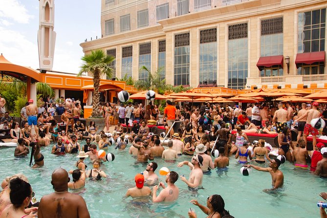Las Vegas Day Club Crawl & Party Bus VIP Tour - Timing, clothing, and what to bring
