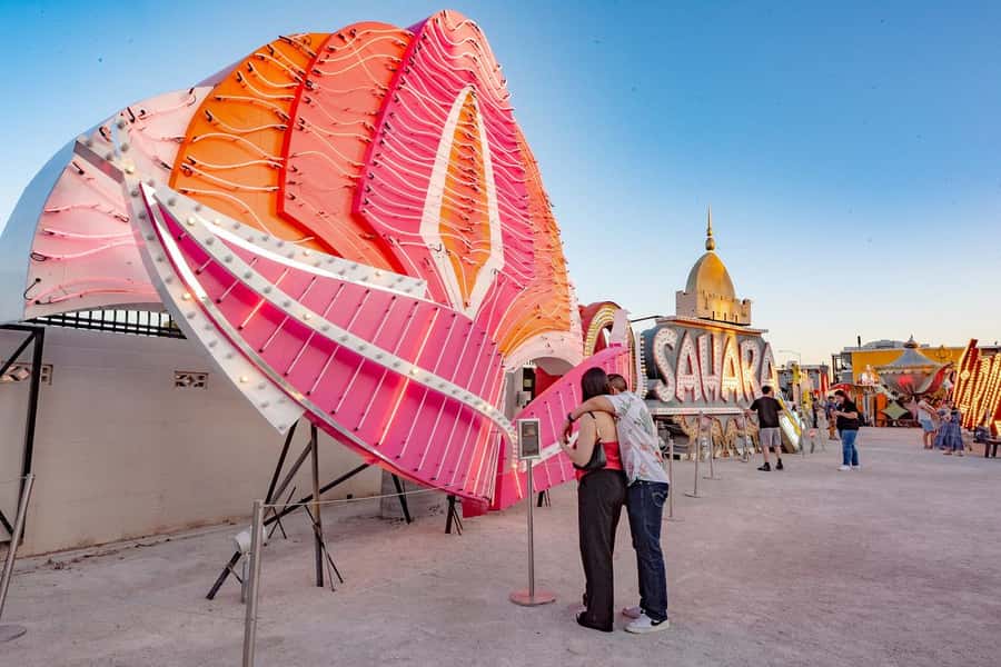 Las Vegas: Neon Museum Experience & Vegas Open-Top Bus Tour - Returning to the Strip after the museum