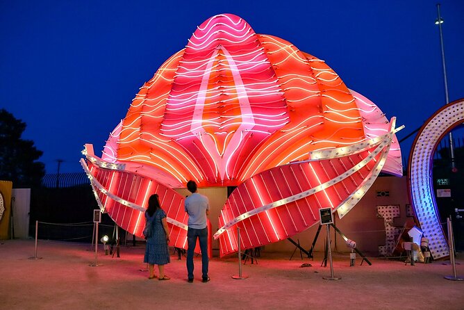 Las Vegas: Neon Museum Night Experience and Open-Top Bus Tour - Guides, audio, and the quality of the commentary