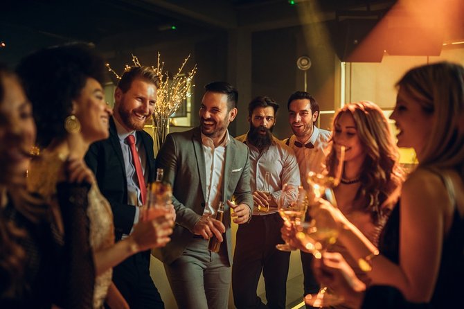 Las Vegas Party Bus Club Crawl - What the $35 Las Vegas party bus really buys you
