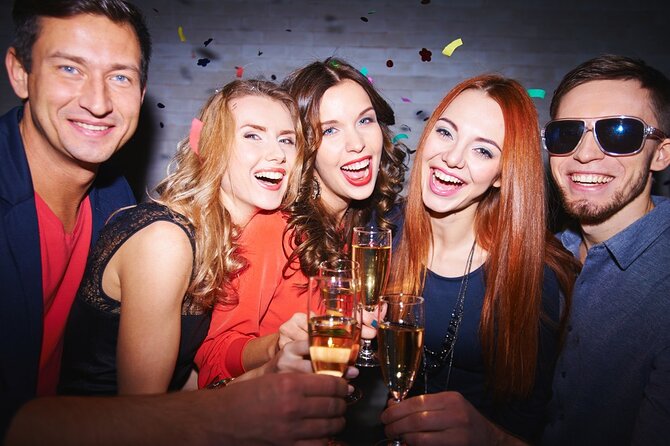 Las Vegas Party Bus Club Crawl - The first bus ride: music, drinks, and a rolling dance floor