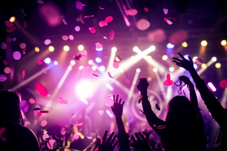 Las Vegas: Party Bus Nightclub Crawl - Club hopping and the role of the host
