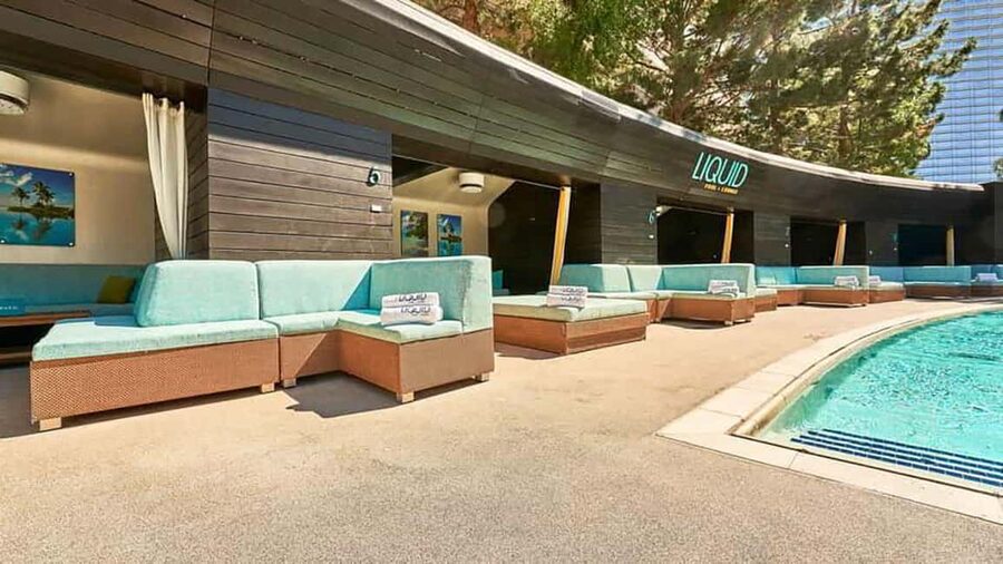 Las Vegas : Pool Crawl w/ Party Bus, Open Bar & VIP Entry - Should you book this Las Vegas pool crawl?
