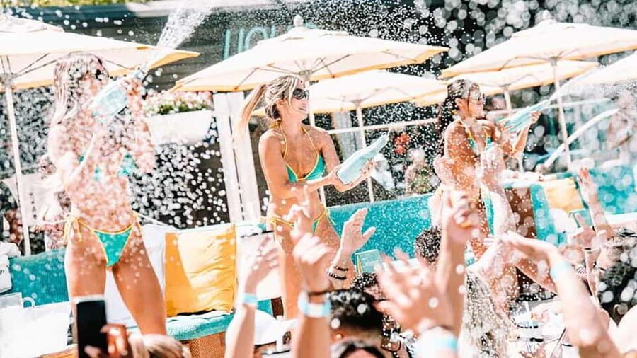 Las Vegas : Pool Crawl w/ Party Bus, Open Bar & VIP Entry - What the possible club stops offer