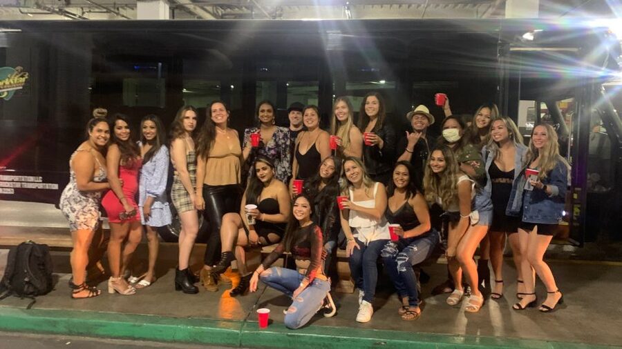 Las Vegas: Private Party Bus Tour Of Vegas Strip w Champagne - Your own one-hour route through Las Vegas
