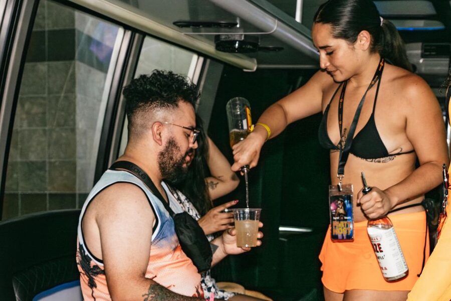 Las Vegas Strip: 3-Stop Pool Party Crawl with Party Bus - Who will enjoy this most