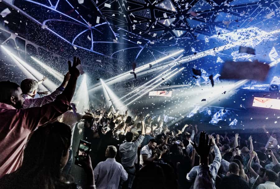 Las Vegas: VIP Club Crawl with Party Bus and Drinks - Ending at a major Las Vegas club