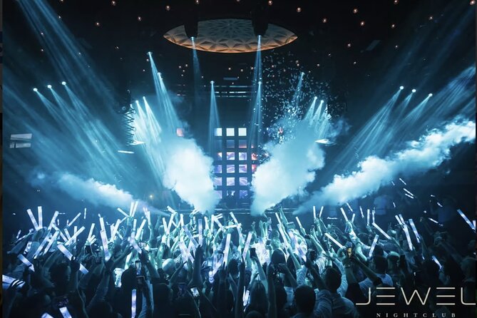 Las Vegas: VIP Club Crawl with Party Bus, Express Entry & Drinks - Starting at the Palms at 9:30 pm