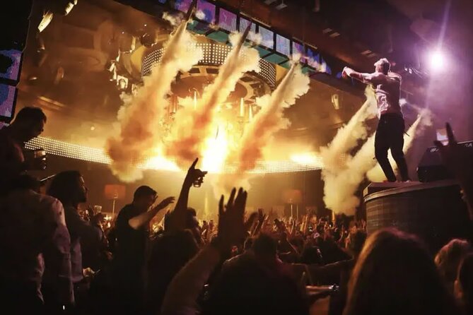 Las Vegas: VIP Club Crawl with Party Bus, Express Entry & Drinks - Express entry and covered admission