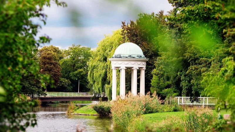 Leipzig: Hop-On-Hop-Off Bus Tour & City Walk - Key points to know before you go